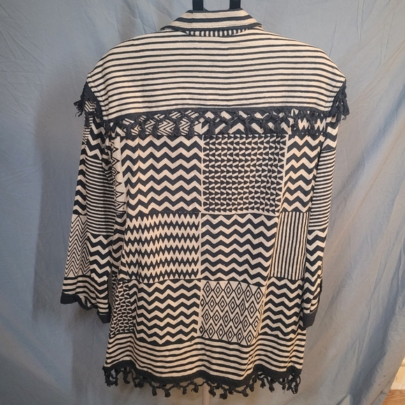 Vintage Black and White Patterned Jacket - Picture 5 of 11